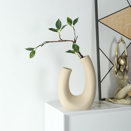 U-Form Ceramic Vase