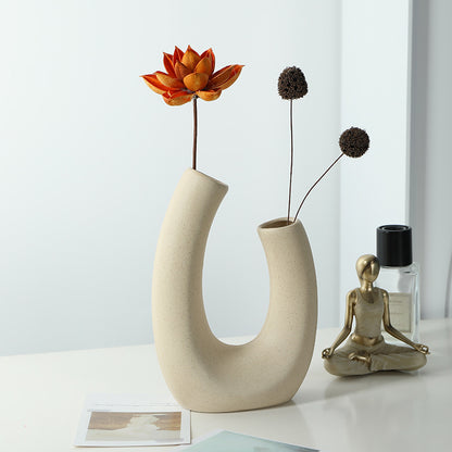 U-Form Ceramic Vase