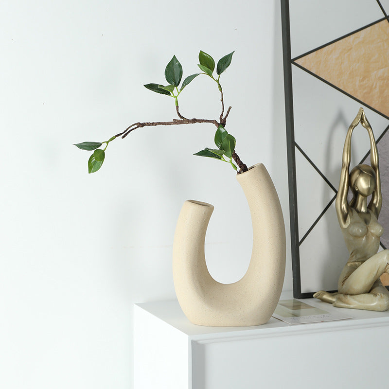 U-Form Ceramic Vase