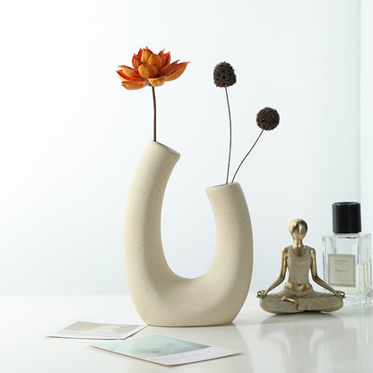 U-Form Ceramic Vase